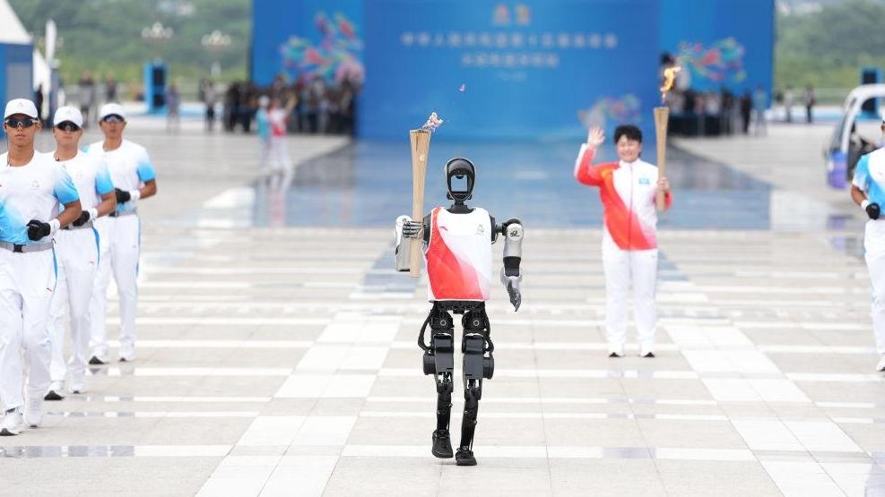 三地联动四城同传！第十五届全运会火炬传递活动举行