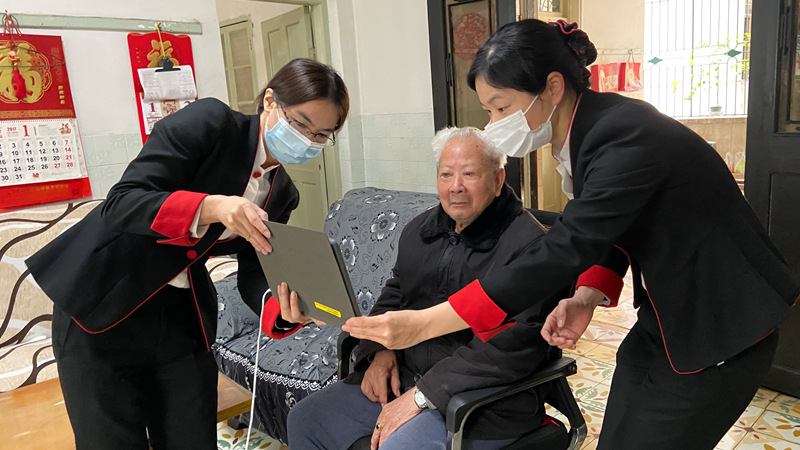 服务再升温 中信银行用心开展“适老化”服务