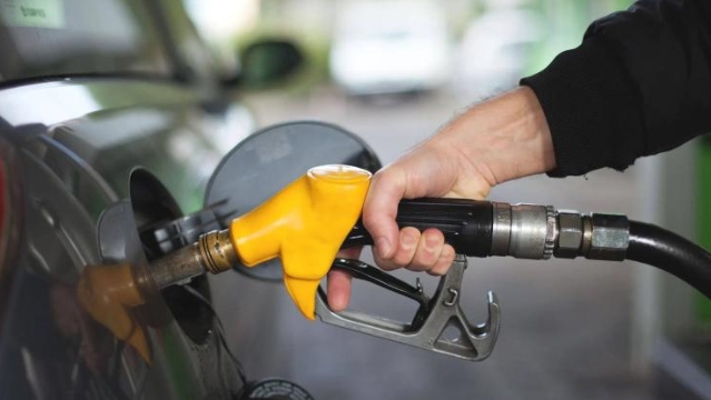 國內成品油價格將上調，加滿一箱油將多花4.5元