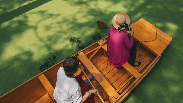 中秋旅游热度升温：周边游订单环比增逾三倍，自驾出行最热门