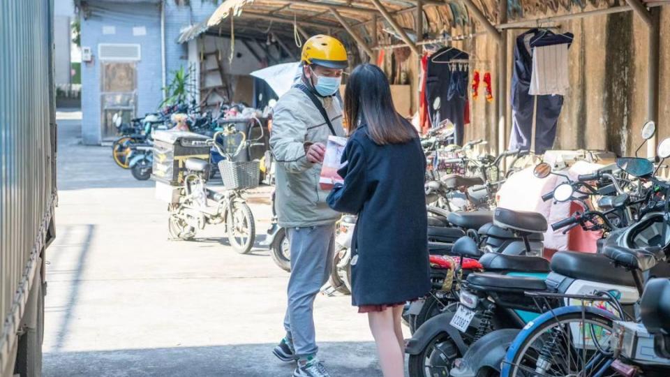 流感用药热销、居家快检订单激增，有平台推出护士上门采样新服务