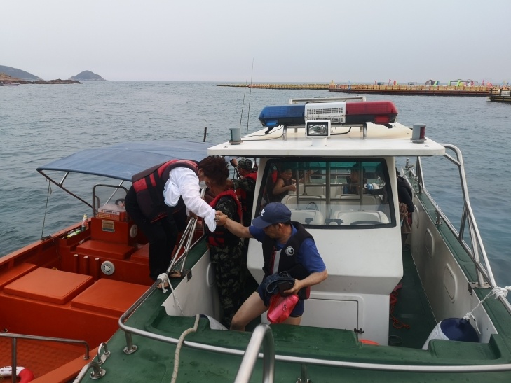 清明假期7名游客海上遇险，广东海警紧急救援