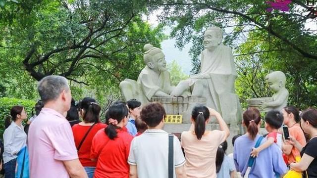 “时令东莞”推出重阳篇，和父母一起走孝道、拍全家福