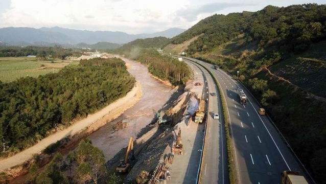 200多名搶險人員奮戰7天 廣韶高速路面沉陷路段恢復通行