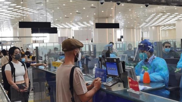 中秋假期横琴口岸迎客近八万人次