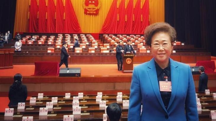 代表履职 | 省人大代表吴以环：提升护理员、保育员收入水平、社会地位