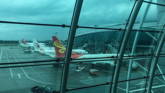受强对流天气影响  广东部分机场航班延误或取消