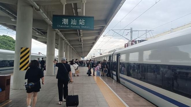 中秋国庆假期，潮汕站增开广州南方向夜班列车