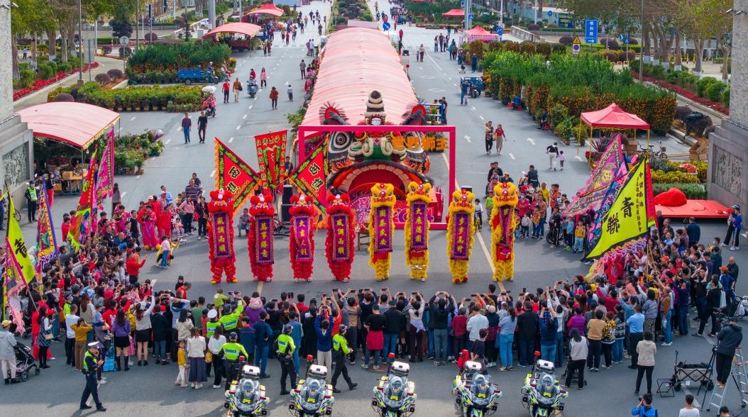 狮王出山！西樵迎春花市暨狮王巡游热闹开锣