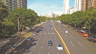 深圳今年规划路边停车泊位近1.6万个 部分免费停车泊位将转为收费