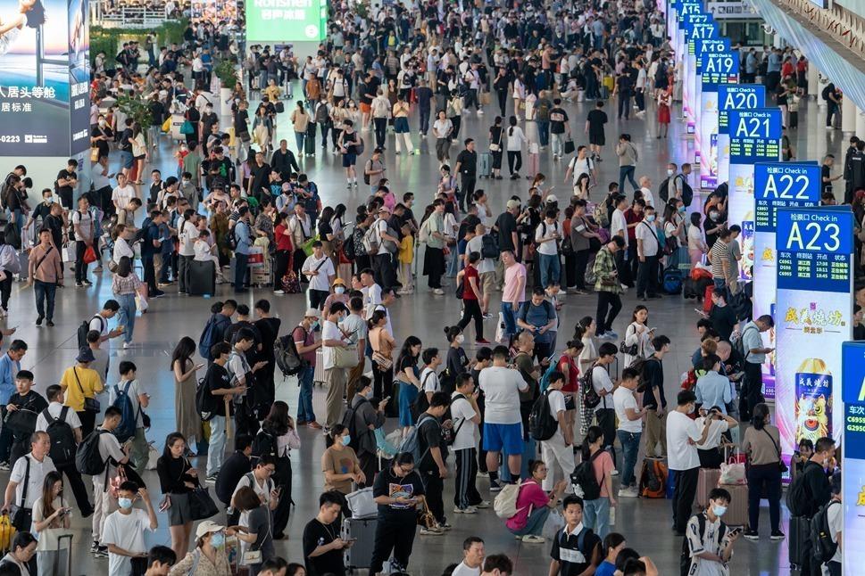 广铁清明当天发送旅客250万人次
