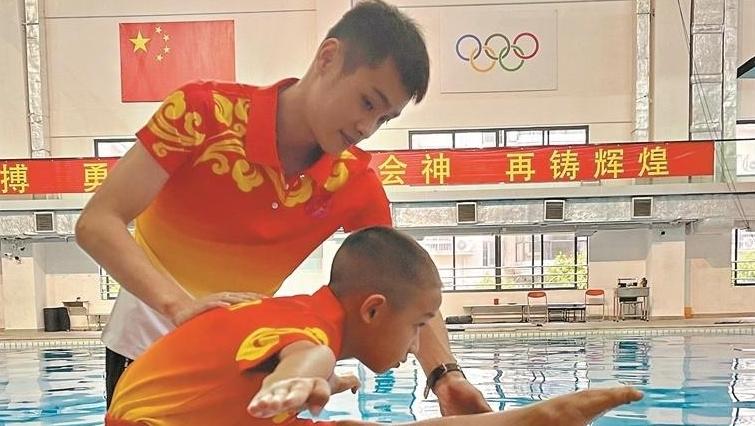 湾区好运⑭丨跳水奥运冠军张雁全:走下十米跳台,站上“三尺讲台”