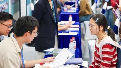 现场人从众!广东举办文化产业人才专场招聘,释放1.8万多个岗位
