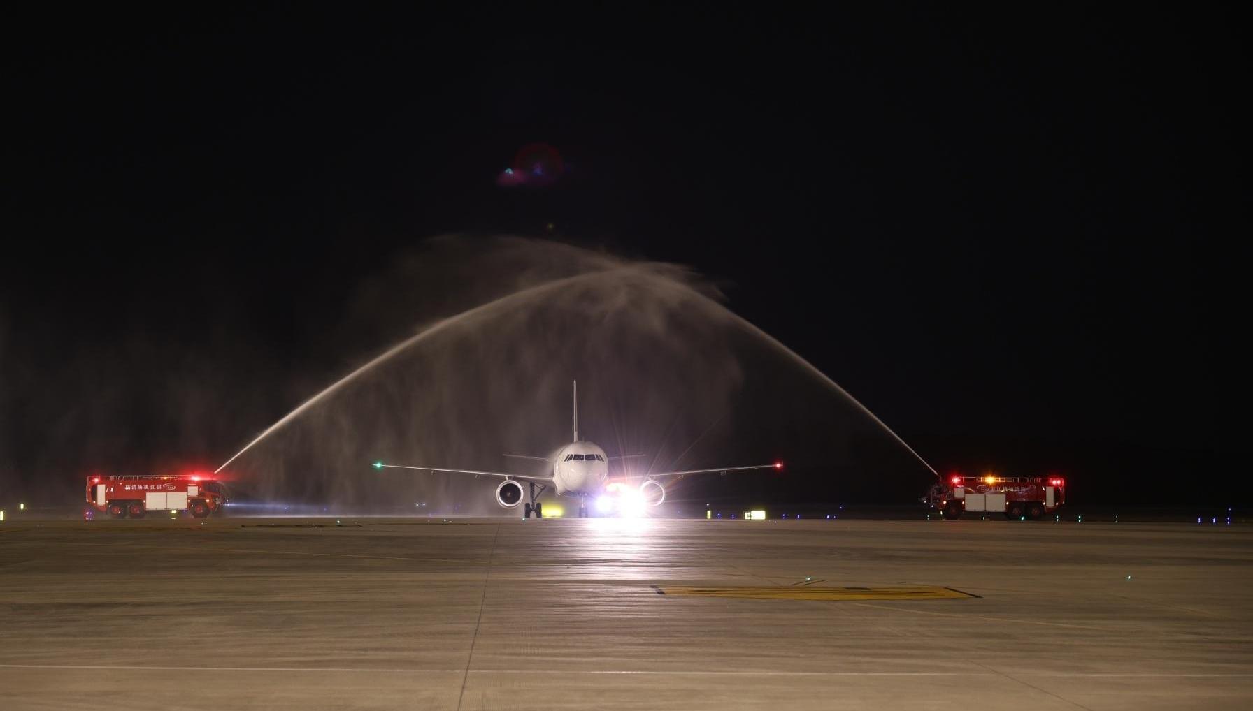 湛江吴川国际机场复航，湛江边检护航旅客顺畅通关