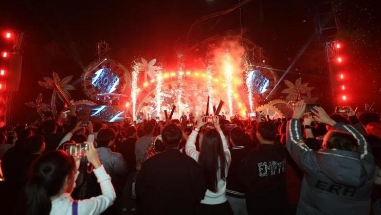 元旦假期广东接待游客1787.5万人次,实现旅游收入99.8亿元