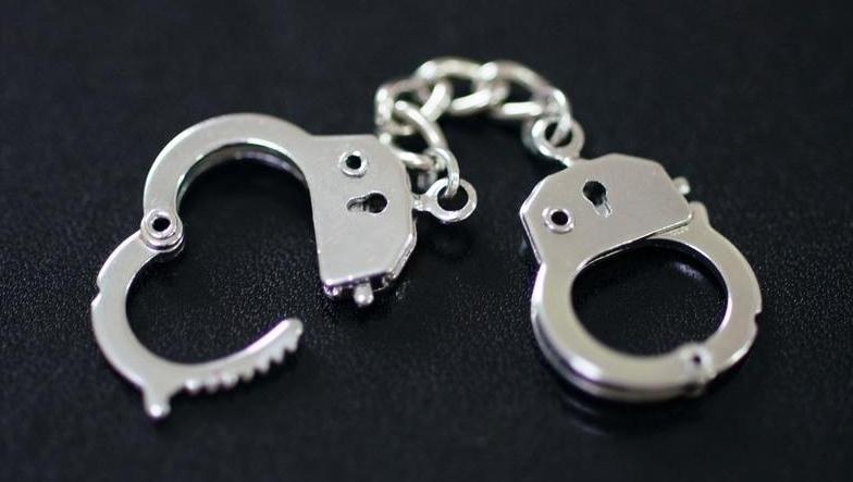 嫌楼下早市太吵,他多次丢水泥块下楼 获刑!