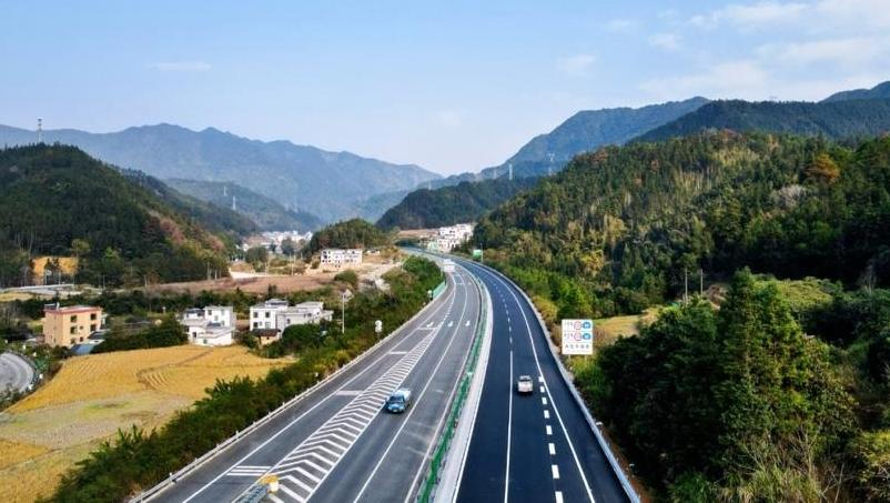 二广高速路面二期工程预计今年4月全部完工