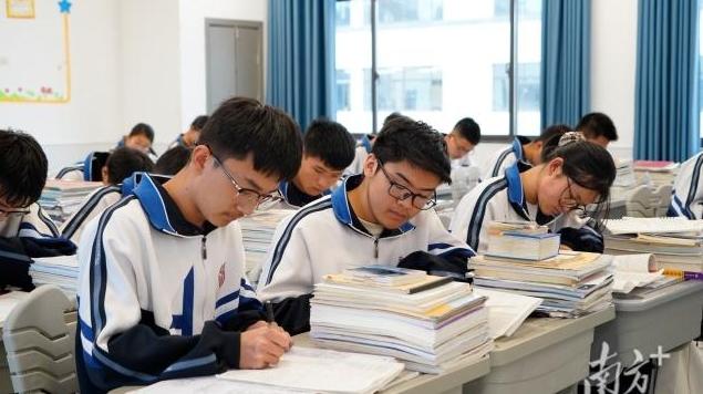 广东：计划今年增加普通高中学位20万个