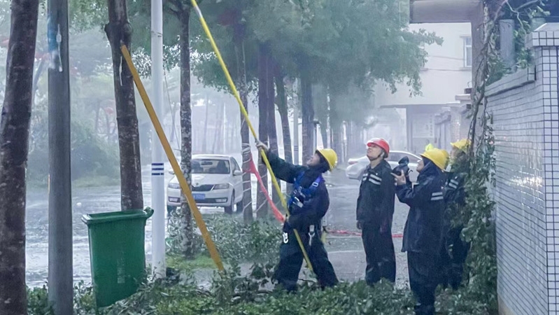 台风“泰利”过境 广东电网派出900人驰援湛江 超三成受影响用户已恢复供电