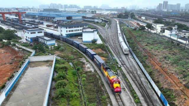廣西柳州：中歐班列發貨量突破1萬噸