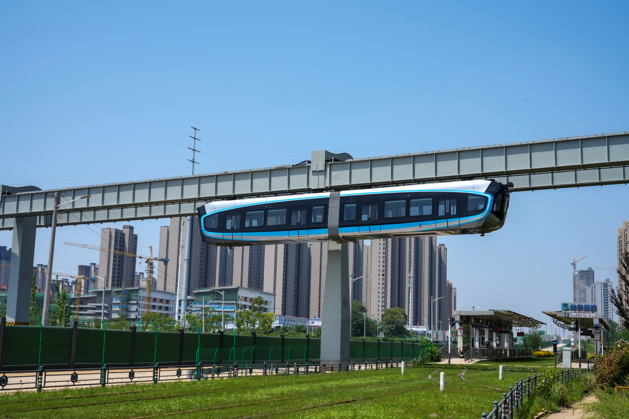 武汉光谷空轨列车试车