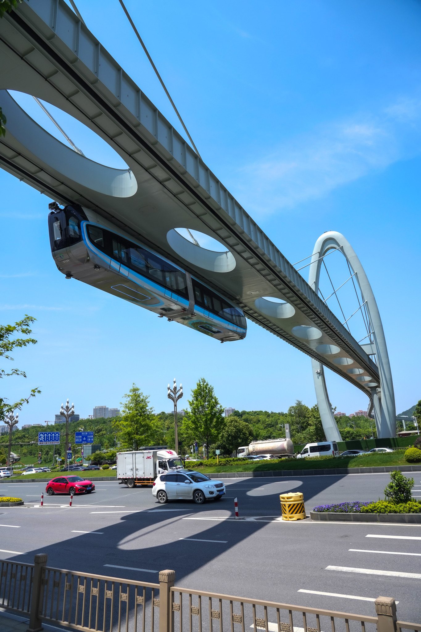 武汉光谷空轨列车试车