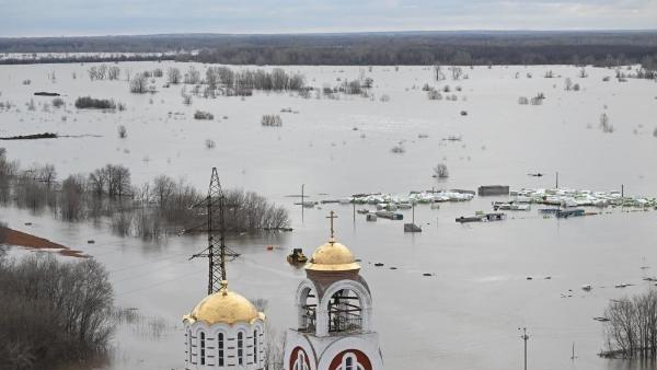 俄罗斯洪灾持续 乌拉尔河水位再刷新纪录