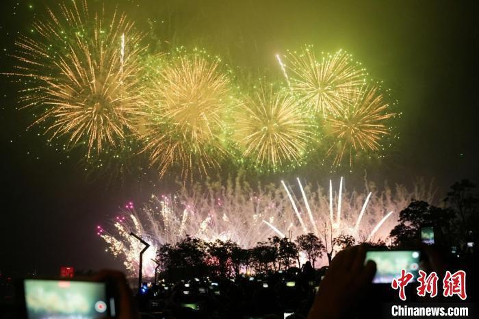 2023年广州南沙庆祝元宵焰火晚会暨无人机飞行表演现场 南沙区政府 供图