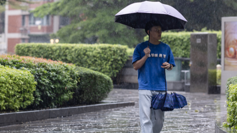 台风“小犬”假期后期或影响华南 多地气温将创新低