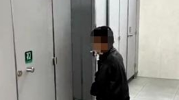 男“网红”进女厕拍“挑战”视频 警方：4人被行拘