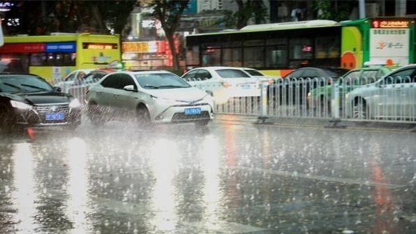 江南华南迎降雨最强时段，北方30℃以上区域将成片出现