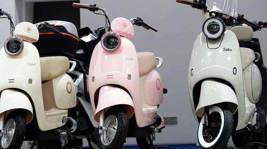 新国标电动车不能带小孩？超速会断电？专家详解