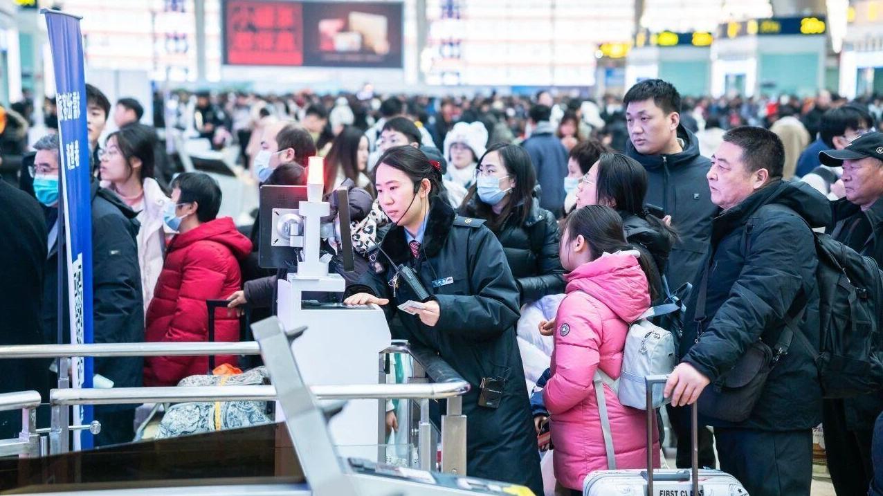 预计发送旅客1825万人次 全国铁路迎元旦客流最高峰