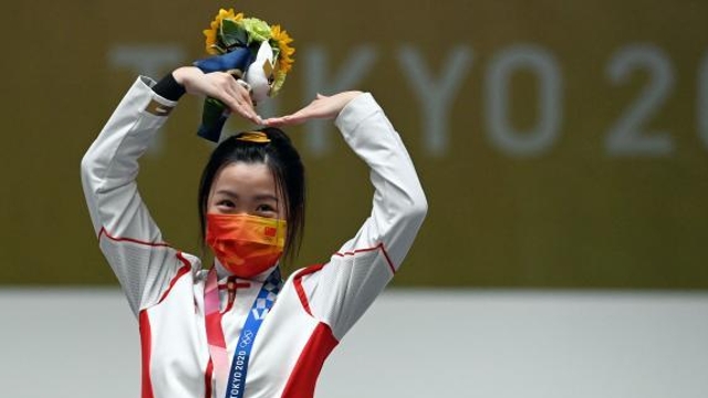 奥运转播镜头特写了中国00后的这两个细节