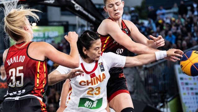击败东道主，中国三人女篮晋级世界杯四强