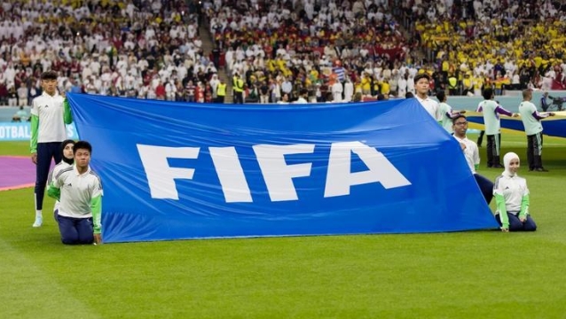 中国足球少年，成为世界杯护旗手