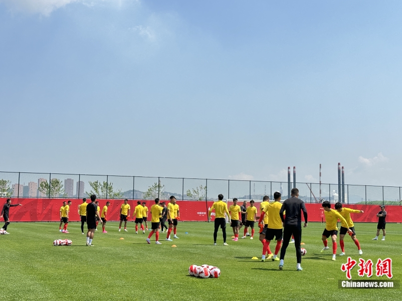 国足大连集训氛围轻松 国脚艾克森期待大胜(图5)