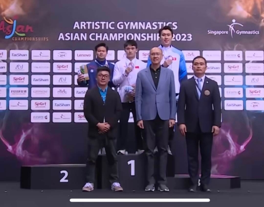 体操亚锦赛,兰星宇、邱祺缘摘金(图2) 体操亚锦赛,兰星宇、邱祺缘摘金(图2)