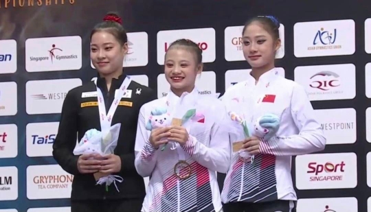 体操亚锦赛,兰星宇、邱祺缘摘金(图1) 体操亚锦赛,兰星宇、邱祺缘摘金(图1)