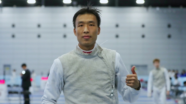 击剑亚锦赛再添一金！莫梓维获男子花剑冠军(图1)