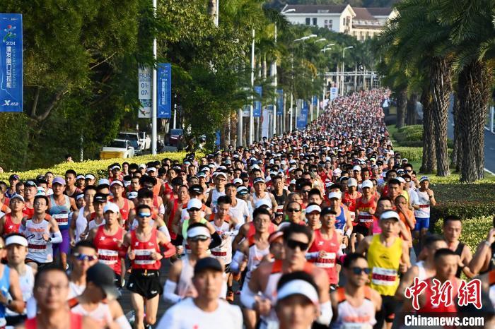 2024厦门马拉松赛开跑 刷新16年来国内男子记录
