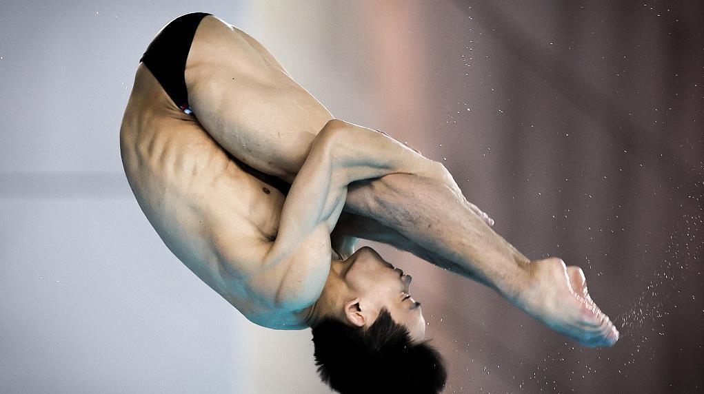 跳水世界杯蒙特利尔站：男子十米台 杨昊夺金、练俊杰摘铜