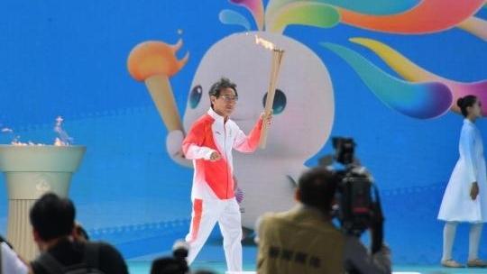 十五运火炬传递深圳站启动