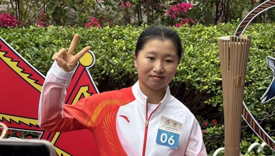 十五运会第六棒火炬手曾文蕙：作为广东人非常自豪