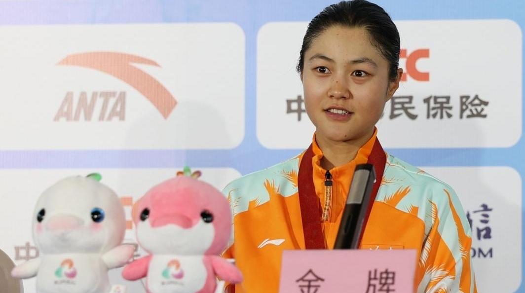 公路自行车女子个人计时赛激战,车手张好斩获海南代表团首金