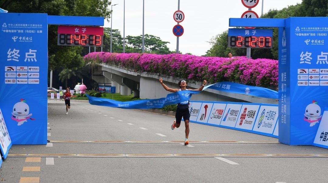 全运会历史首个跨境马拉松完赛,何杰夺冠