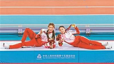 莫家蝶卫冕女子400米栏金牌 广东队包揽该项目冠亚军