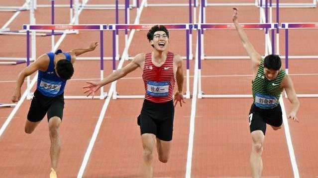 综合消息:田径赛场日产9金 乒乓球女团金牌归属山东