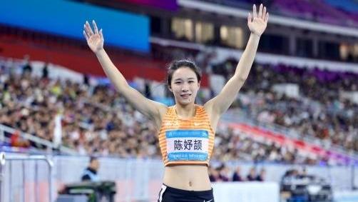 浙江小将陈妤颉获​十五运会田径比赛女子200米冠军