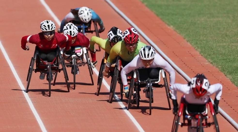 女子5000米T54级决赛,广东队陈晓纯摘金